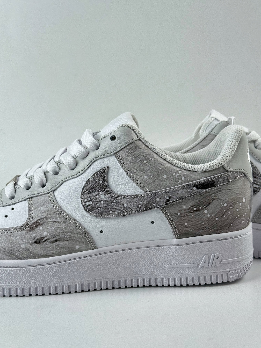 Nike Air Force 1 Low 07 灰白 ZH0316-131-莆田鞋,莆田鞋货源,高仿鞋,高仿鞋货源,安福档口,莆田高仿鞋,莆田鞋批发,高仿鞋批发,莆田高仿运动鞋,高仿运动鞋,莆田运动鞋 Nike Air Force 1 Low 07 灰白 ZH0316-131