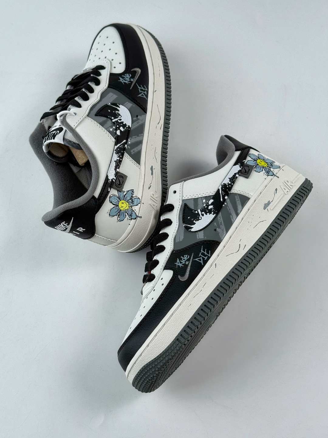 Nike Air Force 1 Low 07 黑灰涂鸦向日葵小勾 DB3301-606-莆田鞋,莆田鞋货源,高仿鞋,高仿鞋货源,安福档口,莆田高仿鞋,莆田鞋批发,高仿鞋批发,莆田高仿运动鞋,高仿运动鞋,莆田运动鞋 Nike Air Force 1 Low 07 黑灰涂鸦向日葵小勾 DB3301-606