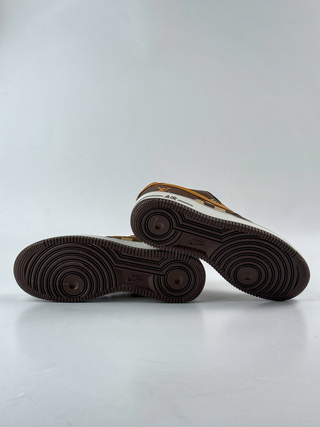 Nike Air Force 1 Low 07 x Louis Vuitton 棕白小勾 NH0601-576 Nike Air Force 1 Low 07 x Louis Vuitton 棕白小勾 NH0601-576