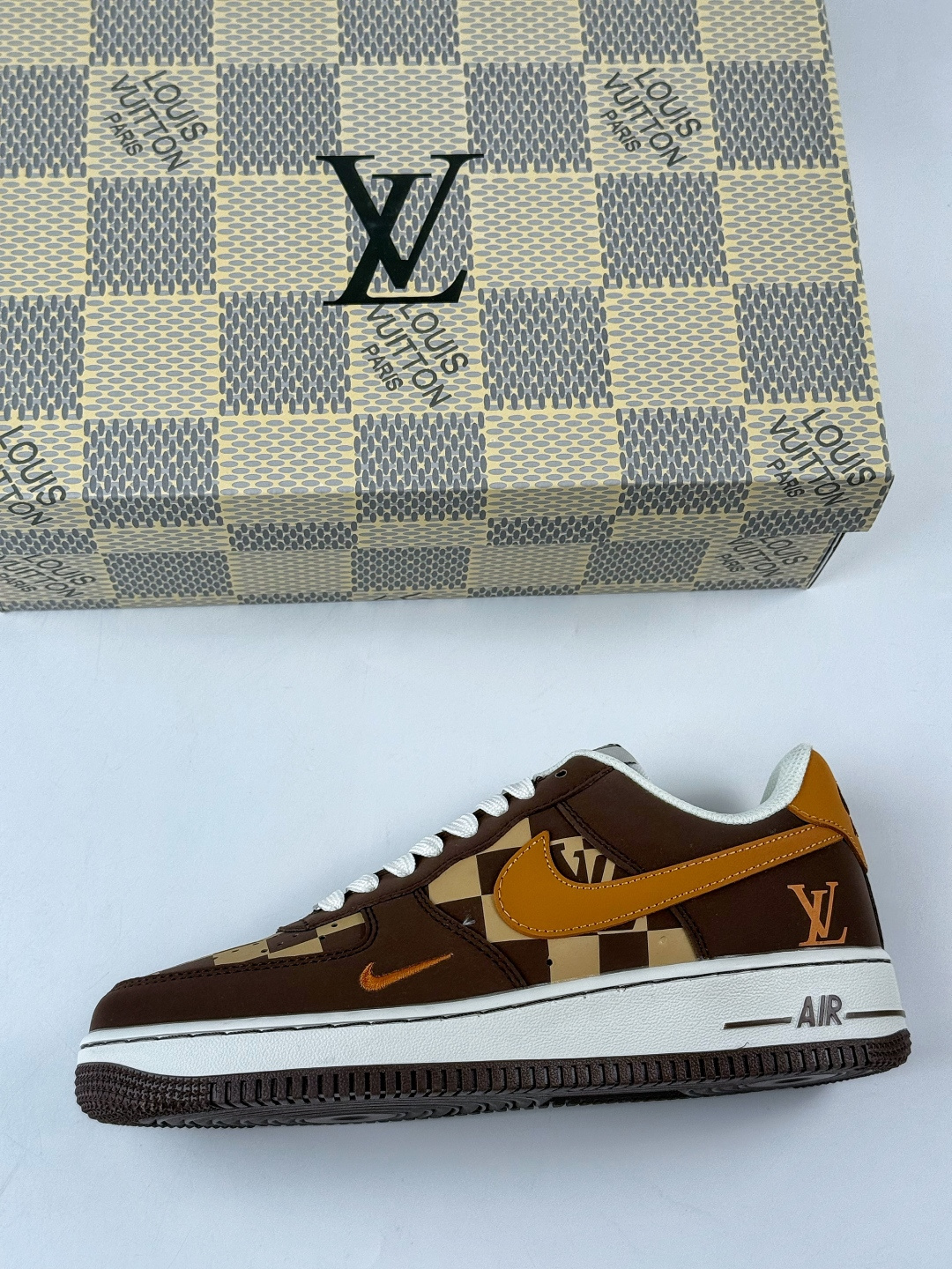 Nike Air Force 1 Low 07 x Louis Vuitton 棕白小勾 NH0601-576 Nike Air Force 1 Low 07 x Louis Vuitton 棕白小勾 NH0601-576