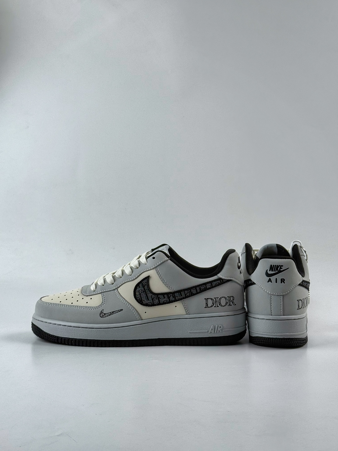 Nike Air Force 1 Low 07 x DIOR 灰白小勾 BK0188-081-莆田鞋,莆田鞋货源,高仿鞋,高仿鞋货源,安福档口,莆田高仿鞋,莆田鞋批发,高仿鞋批发,莆田高仿运动鞋,高仿运动鞋,莆田运动鞋 Nike Air Force 1 Low 07 x DIOR 灰白小勾 BK0188-081