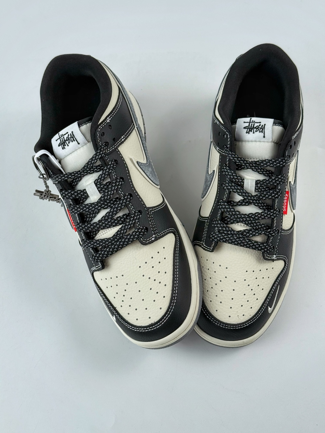 Nike SB Dunk Low x Stussy 黑白灰小勾满天星 DN3168-003