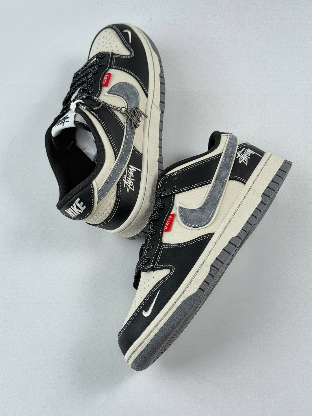 Nike SB Dunk Low x Stussy 黑白灰小勾满天星 DN3168-003