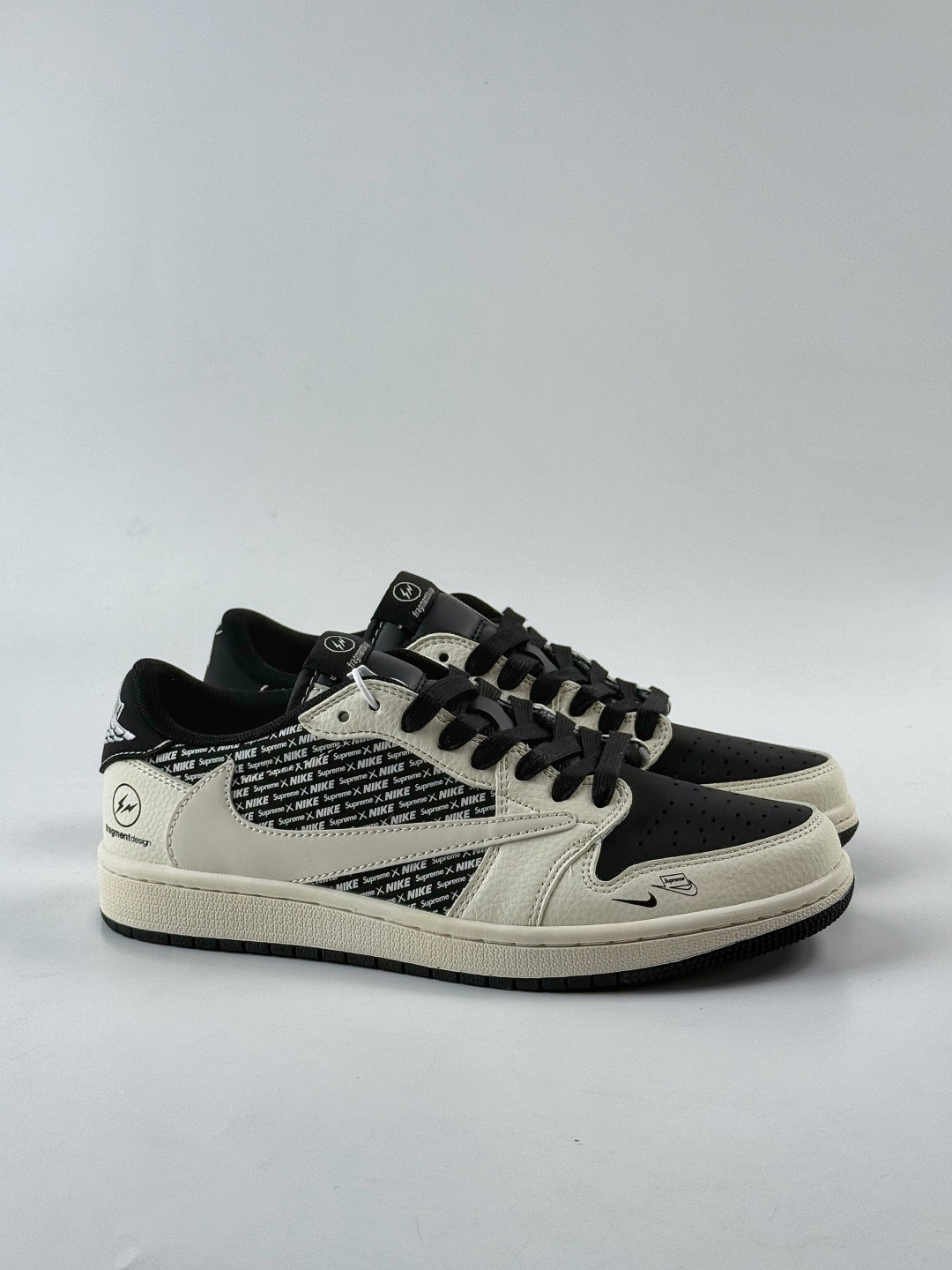 Travis Scott x Nike Air Jordan 1 Low x Fragment Design Air Jordan 1 Low 反转白黑小勾闪电倒钩 纯原版本 XD0798-311 Travis Scott x Nike Air Jordan 1 Low x Fragment Design Air Jordan 1 Low 反转白黑小勾闪电倒钩 纯原版本 XD0798-311