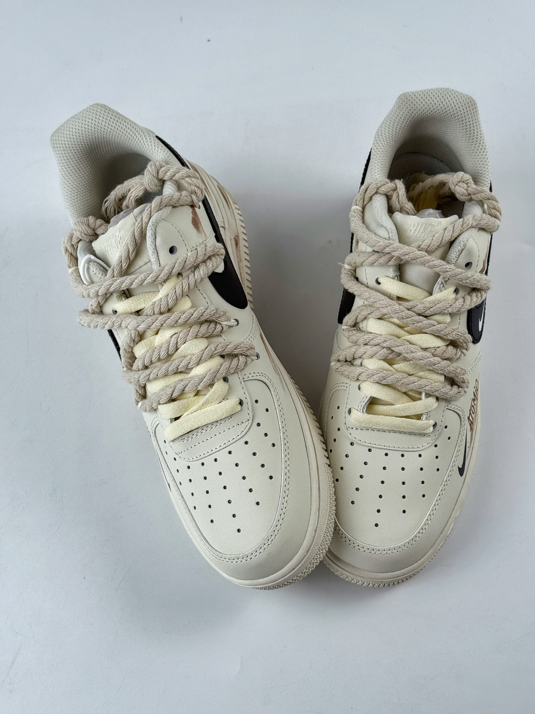 Nike Air Force 1 Low 07 氧化浸染 棕色涂鸦 米白小勾 CD6951-153-莆田鞋,莆田鞋货源,高仿鞋,高仿鞋货源,安福档口,莆田高仿鞋,莆田鞋批发,高仿鞋批发,莆田高仿运动鞋,高仿运动鞋,莆田运动鞋 Nike Air Force 1 Low 07 氧化浸染 棕色涂鸦 米白小勾 CD6951-153