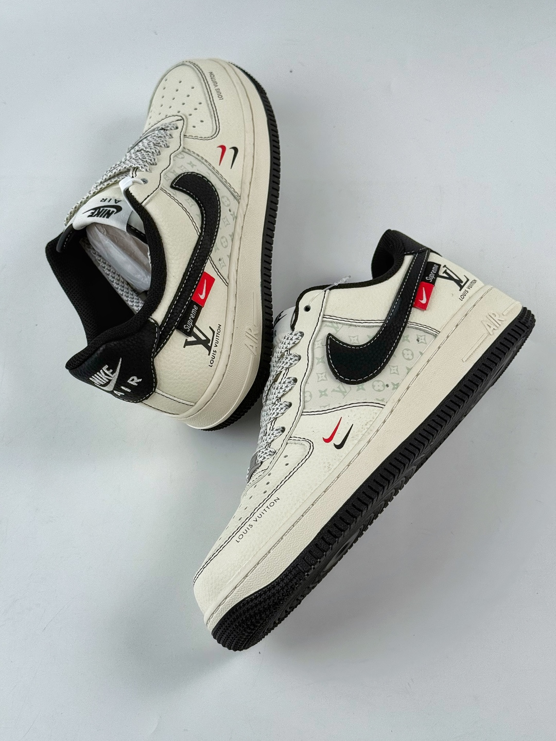 Nike Air Force 1 Low 07 x Louis Vuitton 白黑双小勾满天星 MZ9588-812