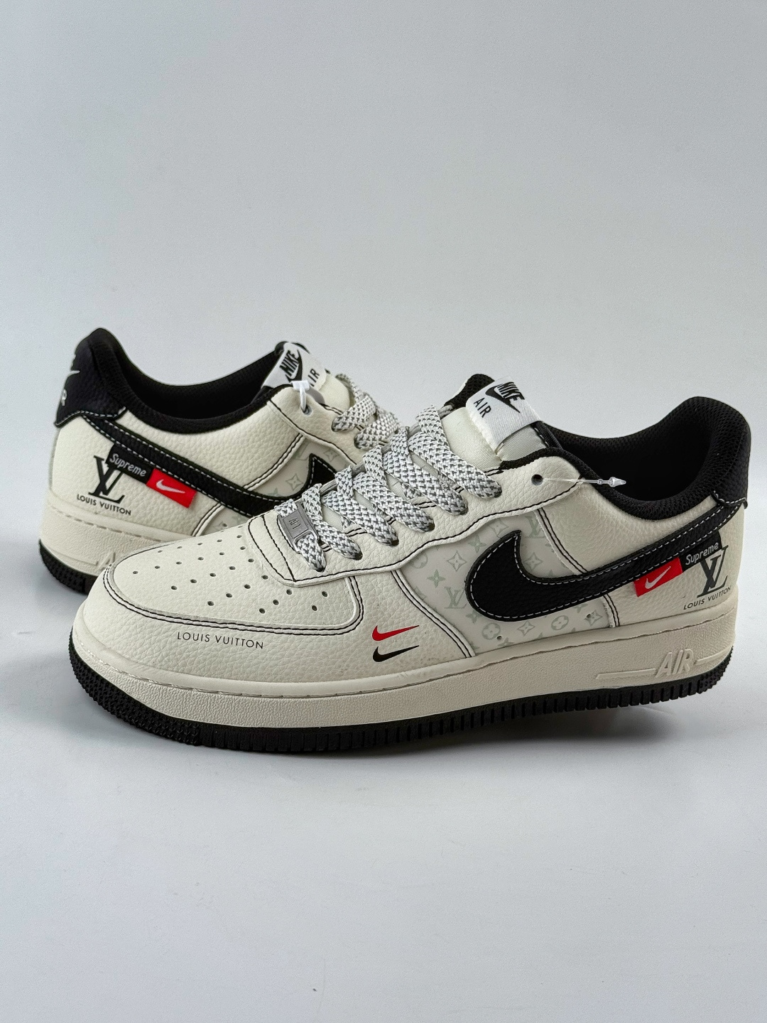 Nike Air Force 1 Low 07 x Louis Vuitton 白黑双小勾满天星 MZ9588-812