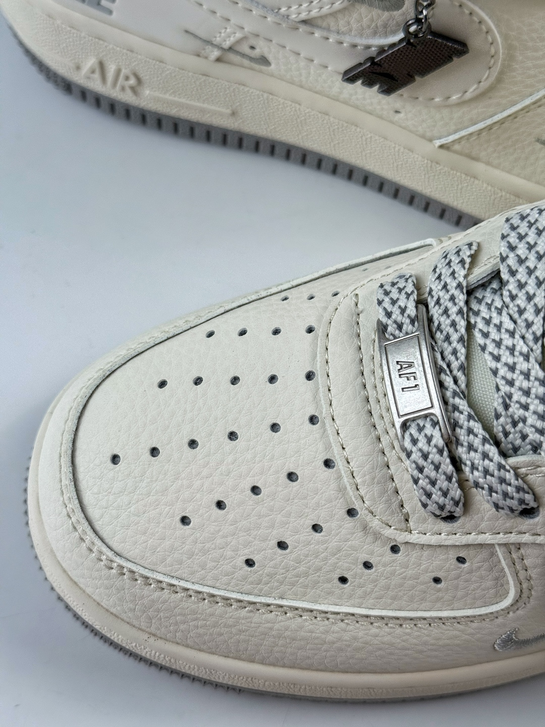 Nike Air Force 1 Low 07 x NIKE 白灰三小勾满天星 XX3168-185