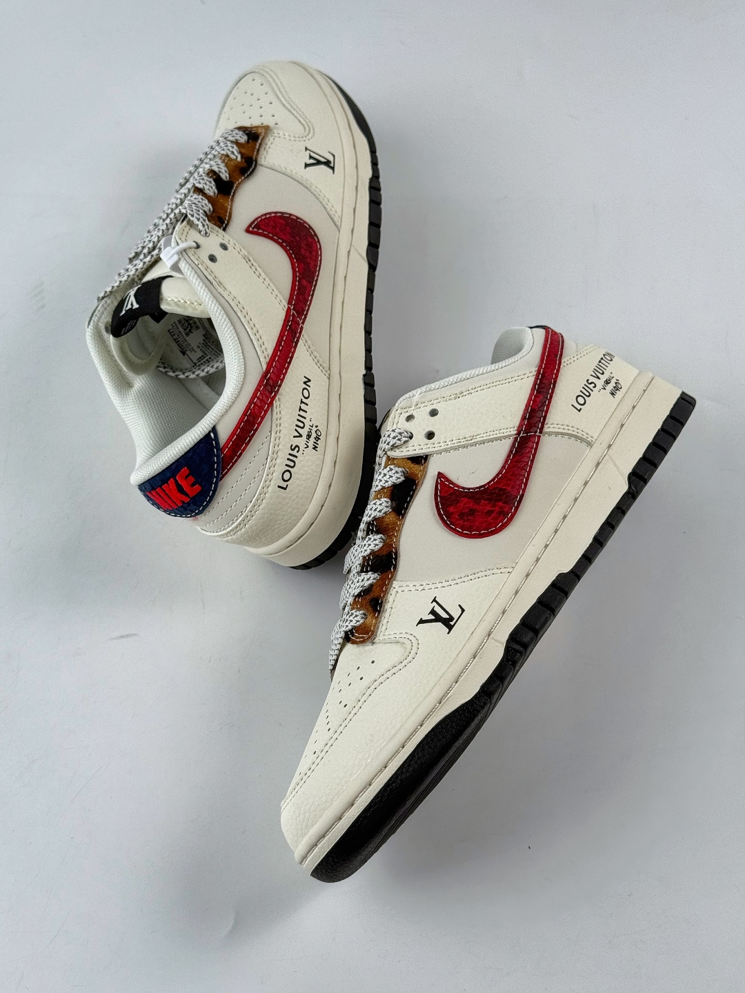 Nike SB Dunk Low x Louis Vuitton 白红满天星 XS6089-627-莆田鞋,莆田鞋货源,高仿鞋,高仿鞋货源,安福档口,莆田高仿鞋,莆田鞋批发,高仿鞋批发,莆田高仿运动鞋,高仿运动鞋,莆田运动鞋 Nike SB Dunk Low x Louis Vuitton 白红满天星 XS6089-627