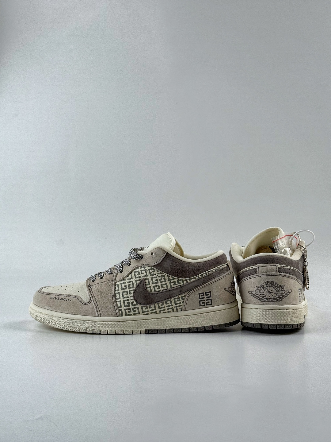 230 Nike Jordan Air Jordan 1 x GIVENCHY 棕白满天星 LD8888-008-Chinese UA Cheap High Quatity Brand Clothes Bags handbags Sneakers wholesale wholesaler seller from China Factory suppliers Fashion Clothing Shoes best Quality Beautiful Price 230 Nike Jordan Air Jordan 1 x GIVENCHY 棕白满天星 LD8888-008