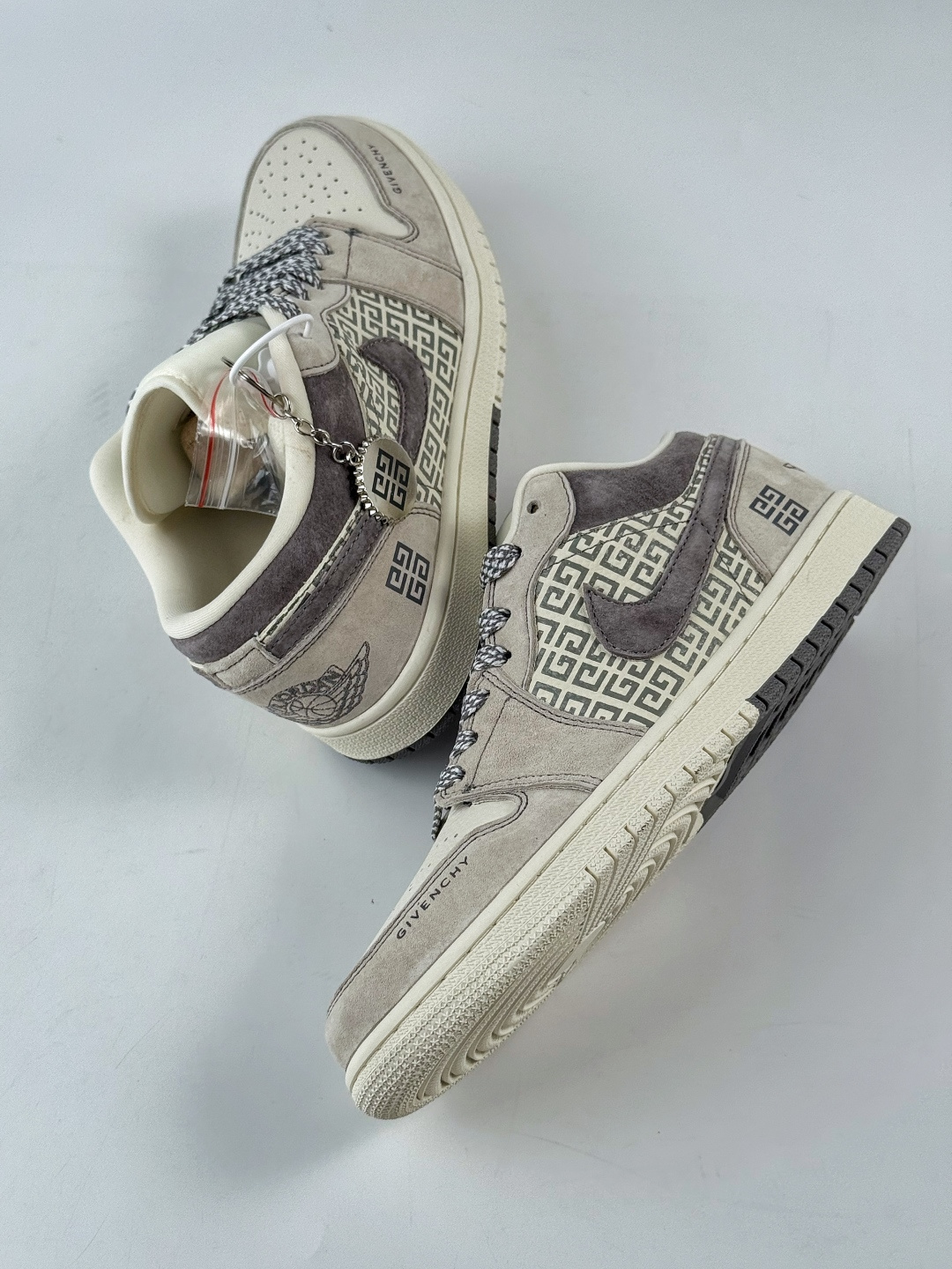 230 Nike Jordan Air Jordan 1 x GIVENCHY 棕白满天星 LD8888-008-Chinese UA Cheap High Quatity Brand Clothes Bags handbags Sneakers wholesale wholesaler seller from China Factory suppliers Fashion Clothing Shoes best Quality Beautiful Price 230 Nike Jordan Air Jordan 1 x GIVENCHY 棕白满天星 LD8888-008