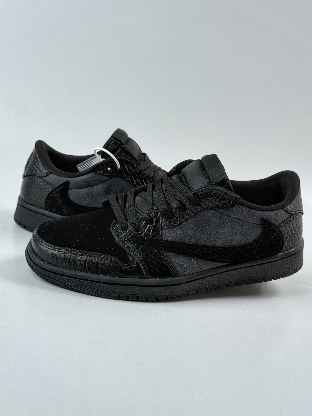 230 Travis Scott x Nike Air Jordan 1 Low x Kobe Bryant Air Jordan 1 Low 反转黑灰倒钩 纯原版本 LD2028-039-Chinese UA Cheap High Quatity Brand Clothes Bags handbags Sneakers wholesale wholesaler seller from China Factory suppliers Fashion Clothing Shoes best Quality Beautiful Price 230 Travis Scott x Nike Air Jordan 1 Low x Kobe Bryant Air Jordan 1 Low 反转黑灰倒钩 纯原版本 LD2028-039