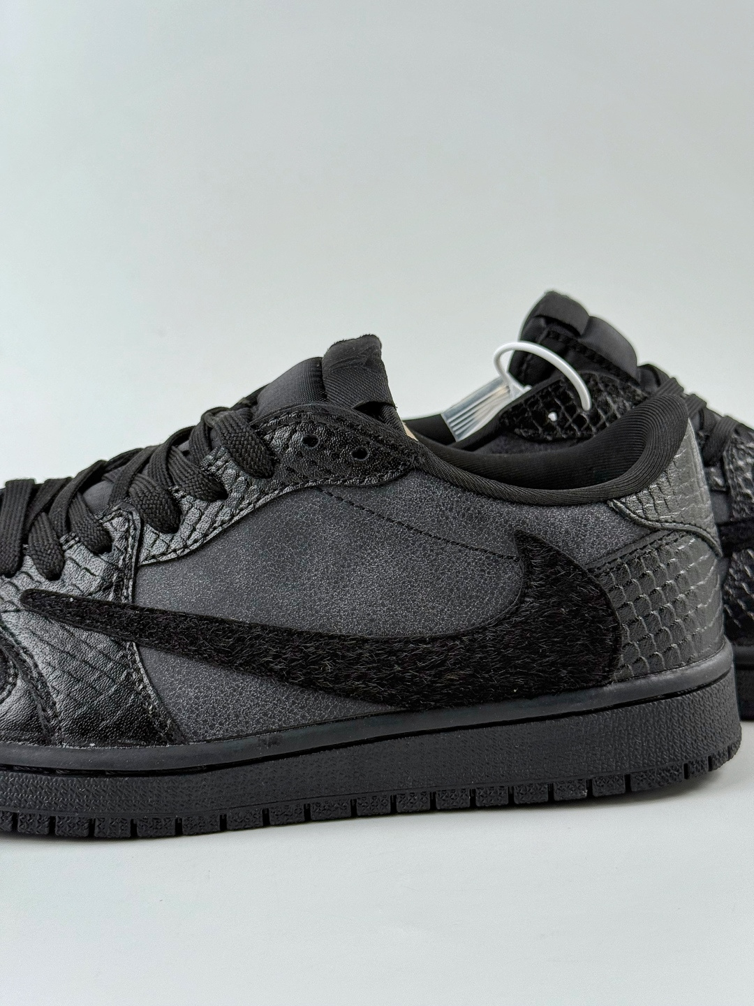230 Travis Scott x Nike Air Jordan 1 Low x Kobe Bryant Air Jordan 1 Low 反转黑灰倒钩 纯原版本 LD2028-039-Chinese UA Cheap High Quatity Brand Clothes Bags handbags Sneakers wholesale wholesaler seller from China Factory suppliers Fashion Clothing Shoes best Quality Beautiful Price 230 Travis Scott x Nike Air Jordan 1 Low x Kobe Bryant Air Jordan 1 Low 反转黑灰倒钩 纯原版本 LD2028-039