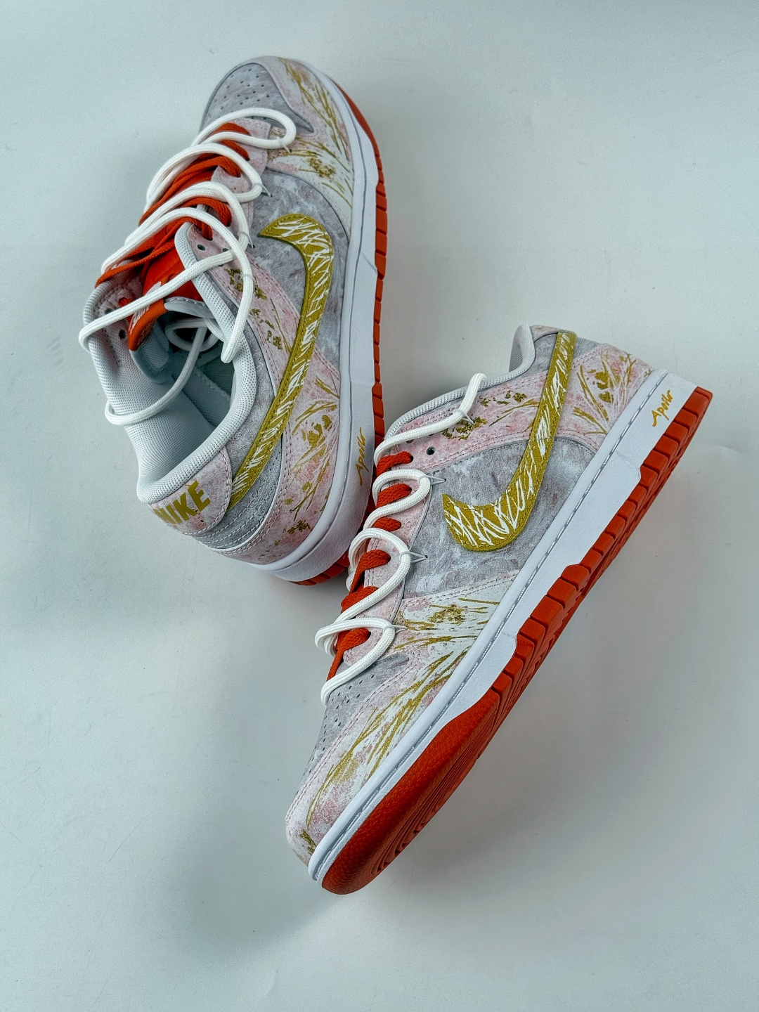 230 NIKE SB Dunk Low 太阳神阿波罗 白橙金 FQ6965-700