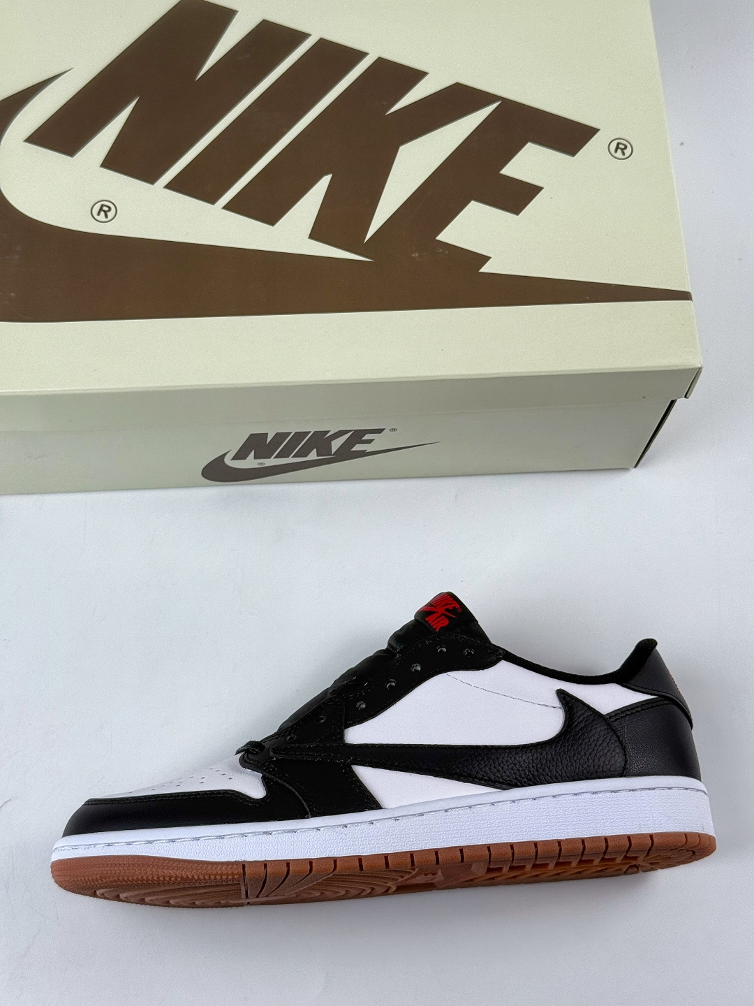 210 Travis Scott x Nike Air Jordan 1 Low Air Jordan 1 Low 黑白倒钩 纯原版本 DZ4137-700-Chinese UA Cheap High Quatity Brand Clothes Bags handbags Sneakers wholesale wholesaler seller from China Factory suppliers Fashion Clothing Shoes best Quality Beautiful Price 210 Travis Scott x Nike Air Jordan 1 Low Air Jordan 1 Low 黑白倒钩 纯原版本 DZ4137-700