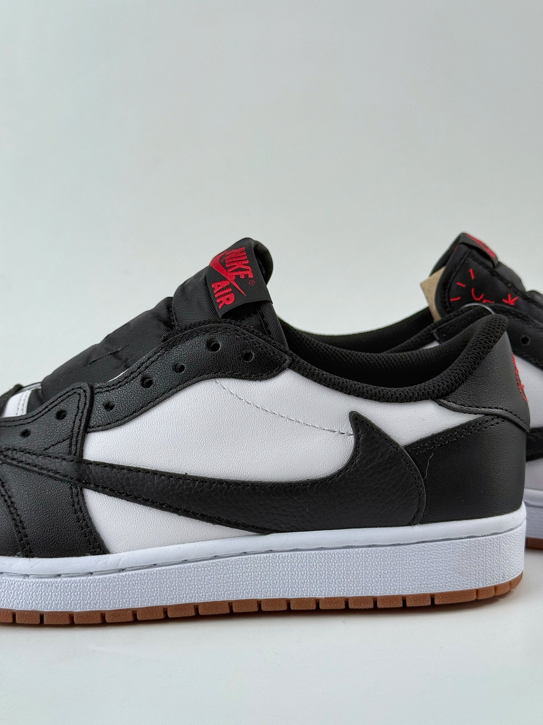 210 Travis Scott x Nike Air Jordan 1 Low Air Jordan 1 Low 黑白倒钩 纯原版本 DZ4137-700-Chinese UA Cheap High Quatity Brand Clothes Bags handbags Sneakers wholesale wholesaler seller from China Factory suppliers Fashion Clothing Shoes best Quality Beautiful Price 210 Travis Scott x Nike Air Jordan 1 Low Air Jordan 1 Low 黑白倒钩 纯原版本 DZ4137-700