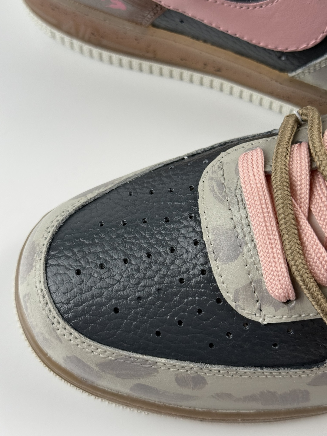 Nike Air Force 1 Low 07 x 灰棕涂鸦牛仔 CW1888-680