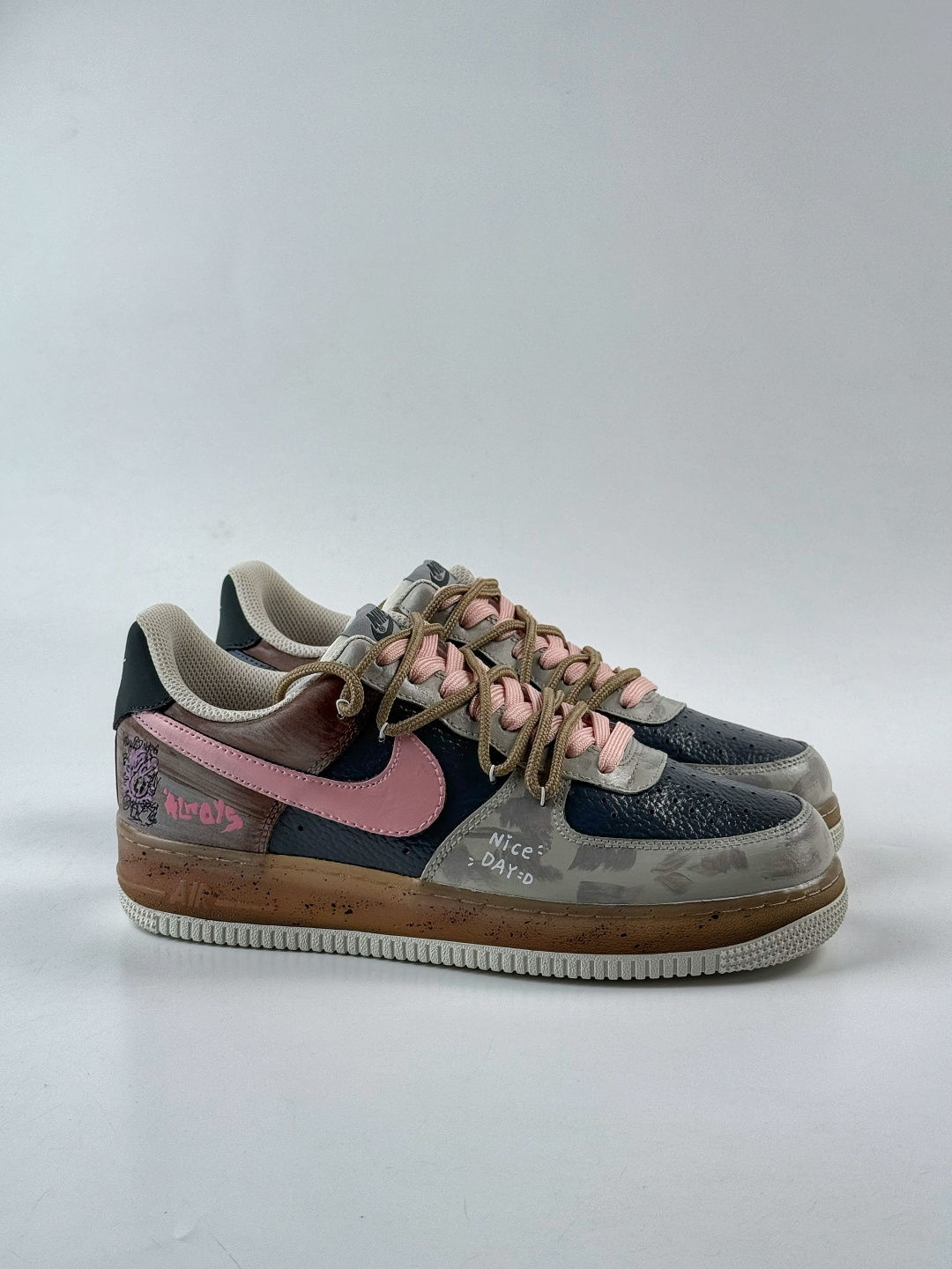 Nike Air Force 1 Low 07 x 灰棕涂鸦牛仔 CW1888-680