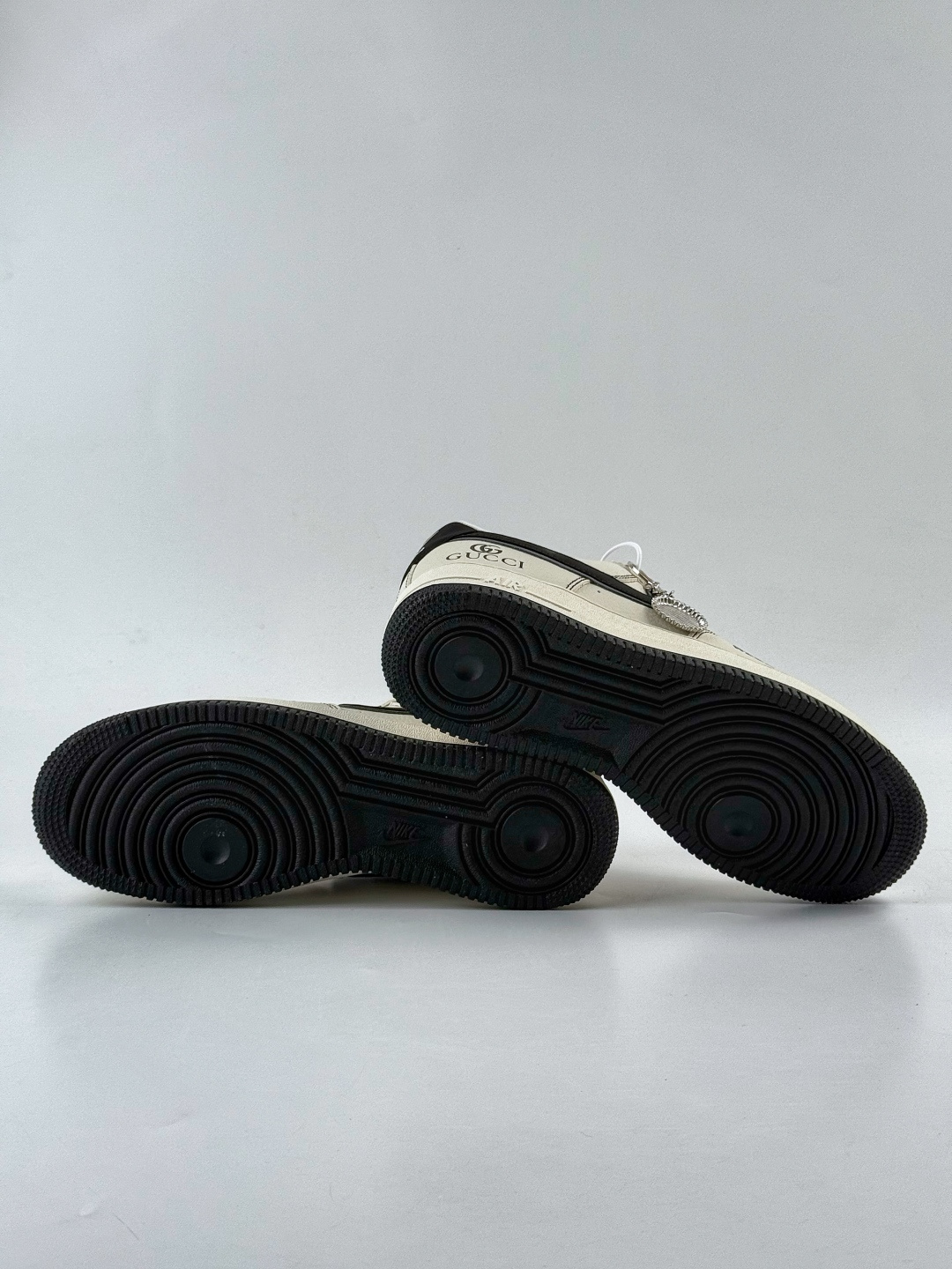 Nike Air Force 1 Low 07 x GUCCI 白黑满天星 KJ1688-020