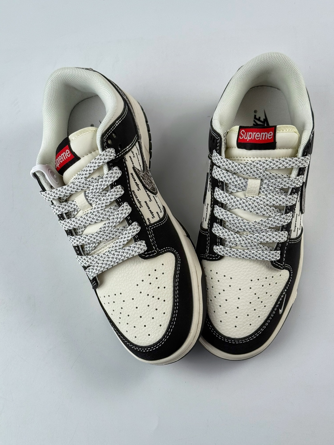 Nike SB Dunk Low x Supreme 黑白小勾满天星 XS6089-624