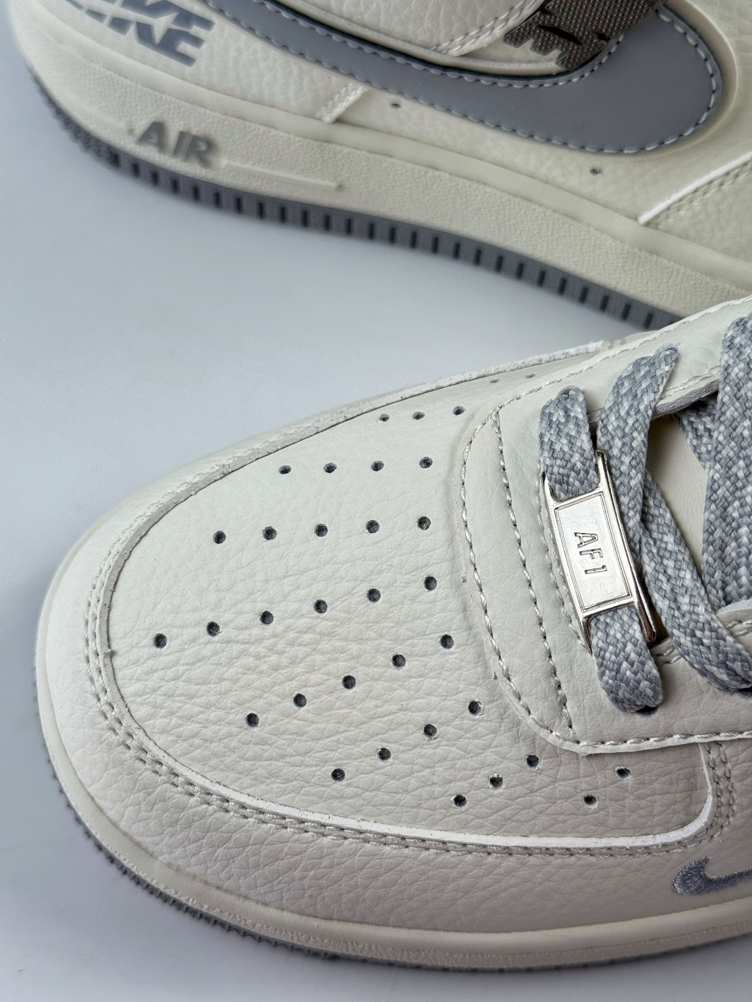 Nike Air Force 1 Low 07 x NIKE 白灰小勾满天星 CS5288-042