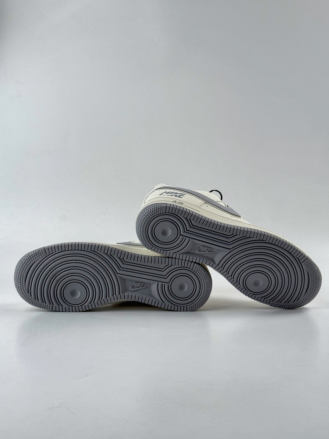 Nike Air Force 1 Low 07 x NIKE 白灰小勾满天星 CS5288-042