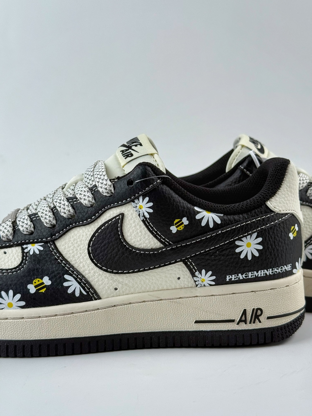 Nike Air Force 1 Low 07 小雏菊 黑白满天星 JP8028-004