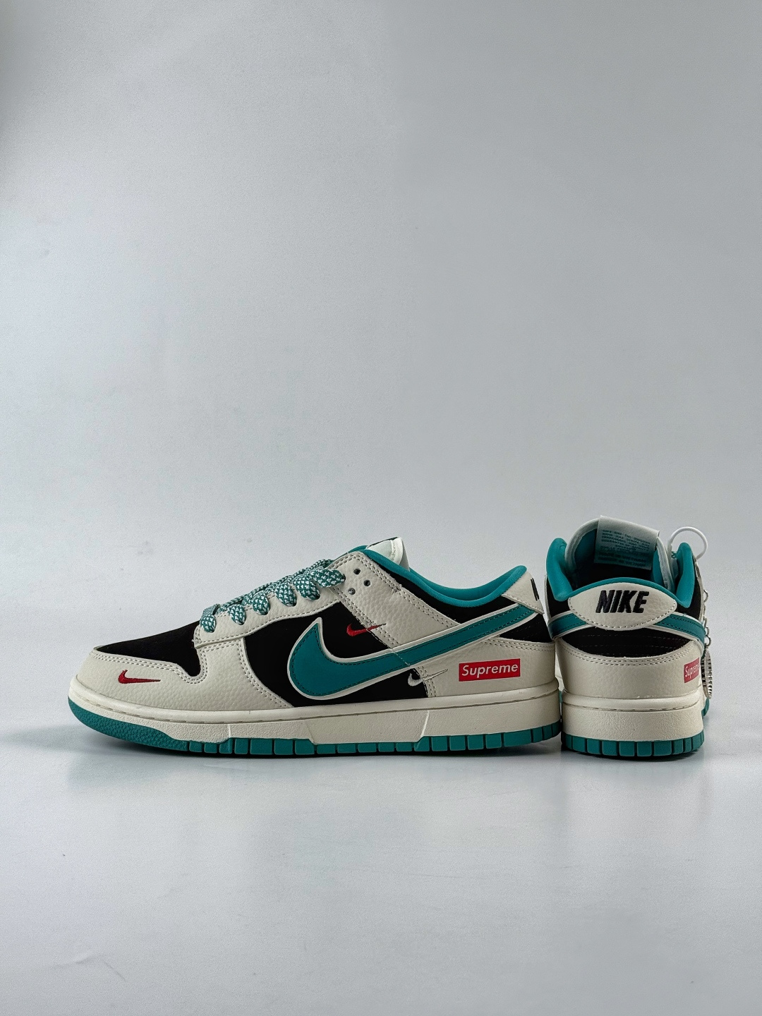 Nike SB Dunk Low x Superme 白黑绿三小勾满天星 SJ8888-004