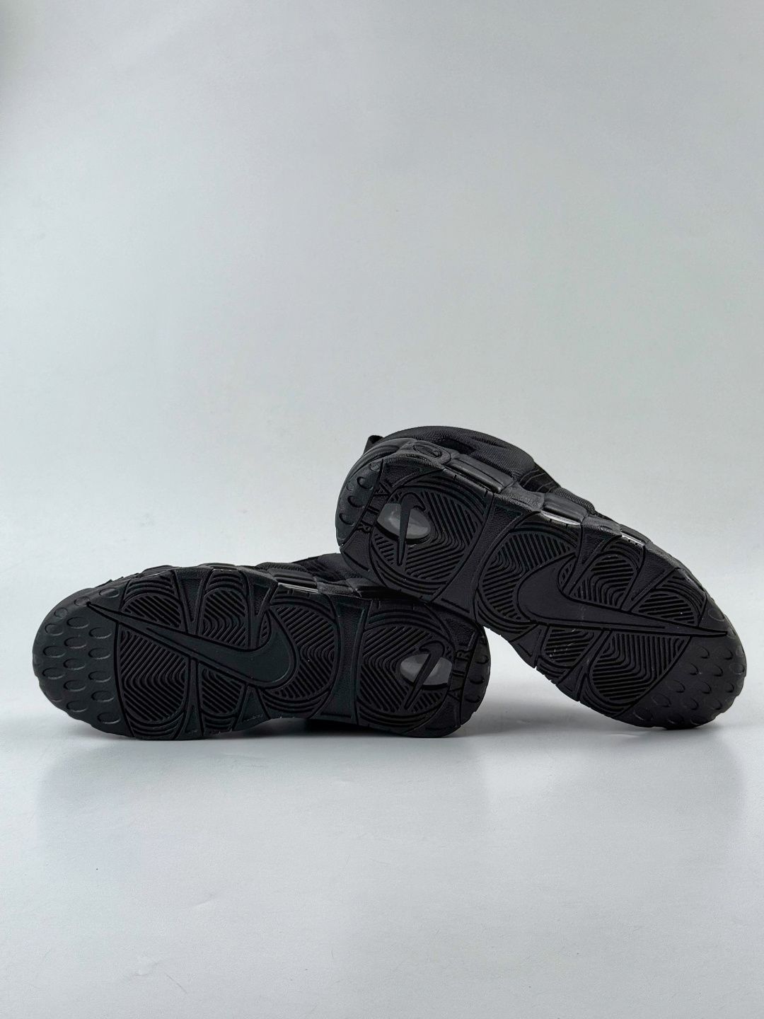 Nike Air More Uptempo Low 代表着历史最高版本皮蓬 IM6649-001