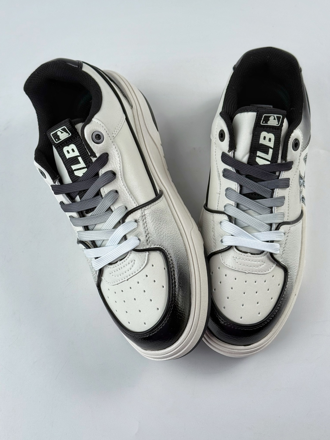 NY美国榄球洋基队 x MLB Chunky Runner Basic 厚底老爹厚底休闲运动慢跑鞋 32SHC1011N