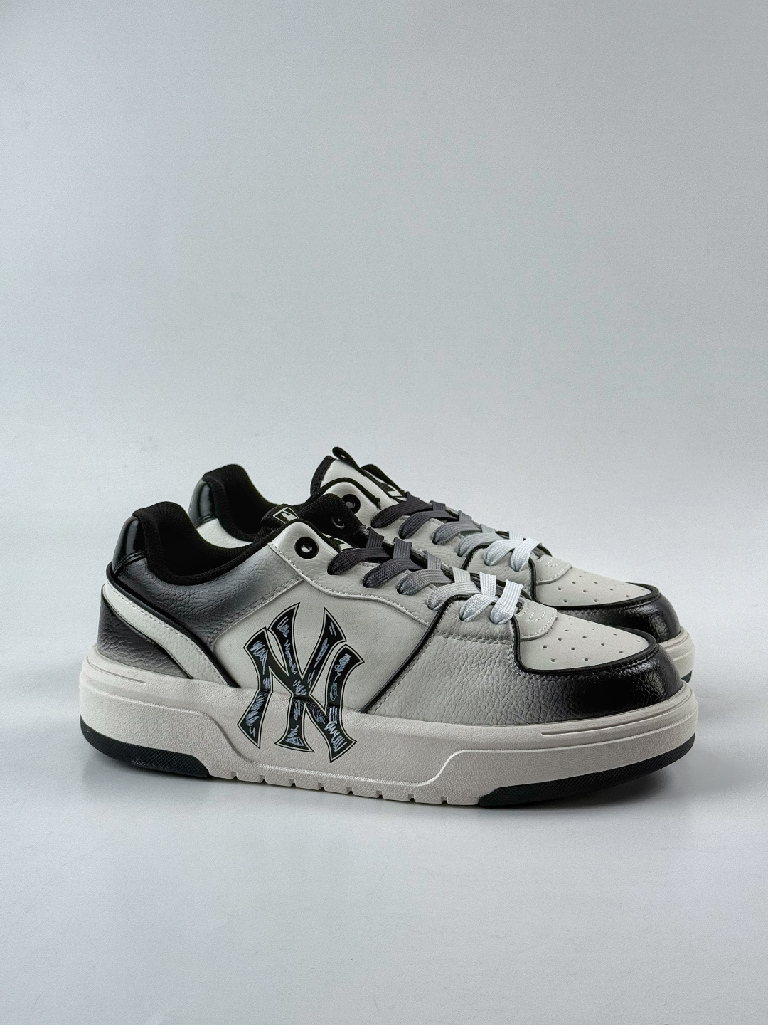 NY美国榄球洋基队 x MLB Chunky Runner Basic 厚底老爹厚底休闲运动慢跑鞋 32SHC1011N