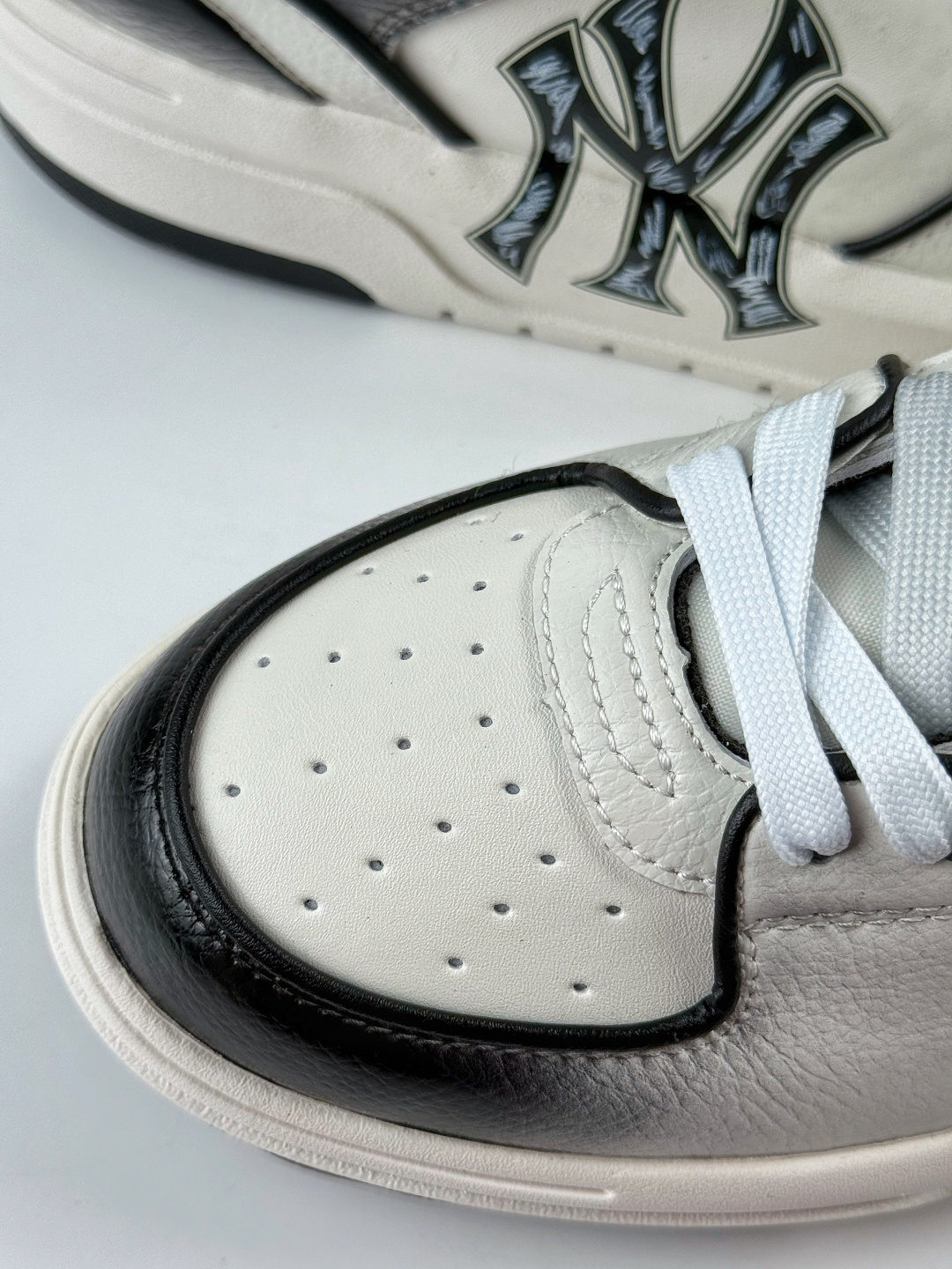 NY美国榄球洋基队 x MLB Chunky Runner Basic 厚底老爹厚底休闲运动慢跑鞋 32SHC1011N