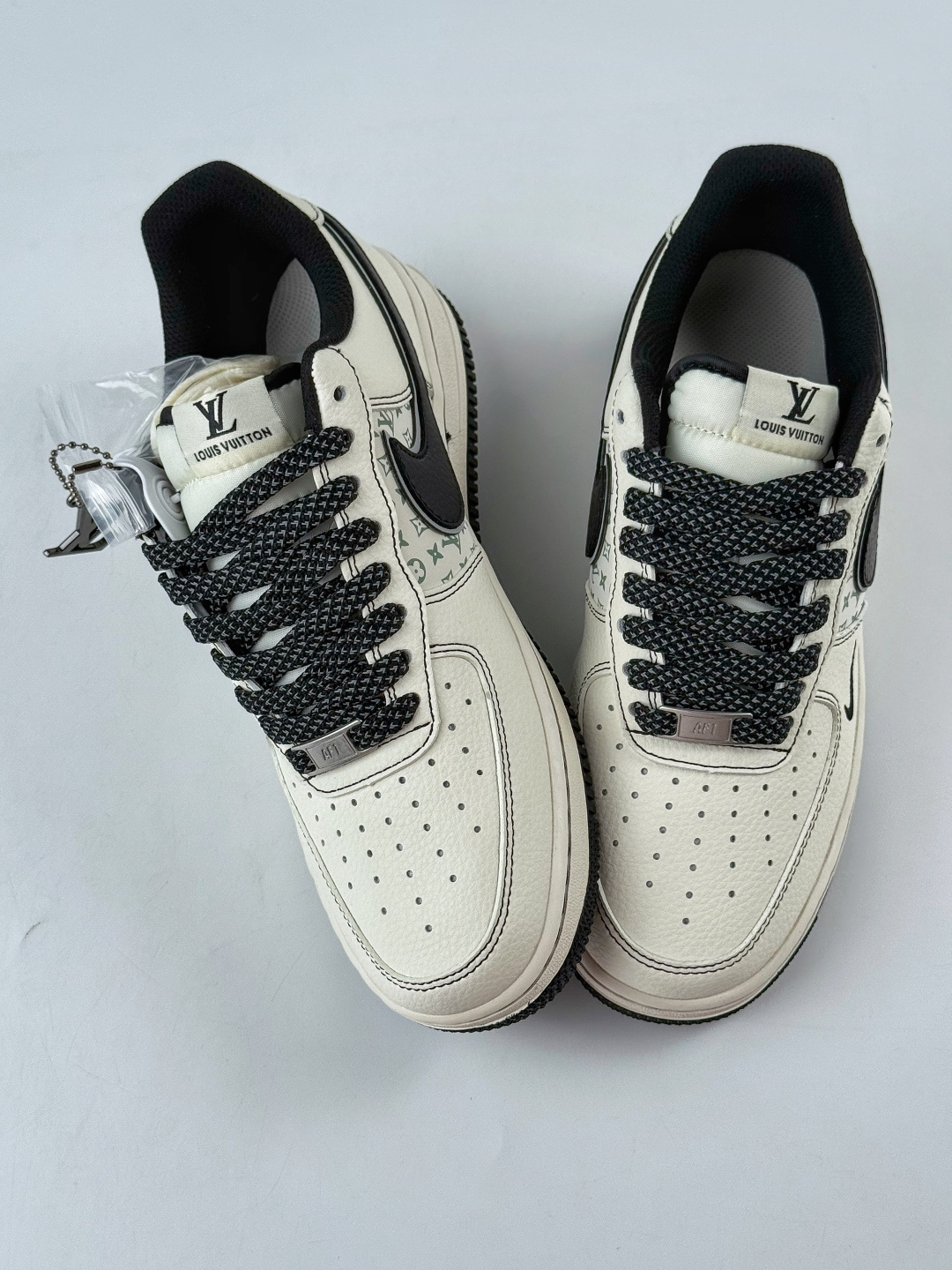 Nike Air Force 1 Low 07 x Louis Vuitton 白黑小勾满天星 HH7518-080