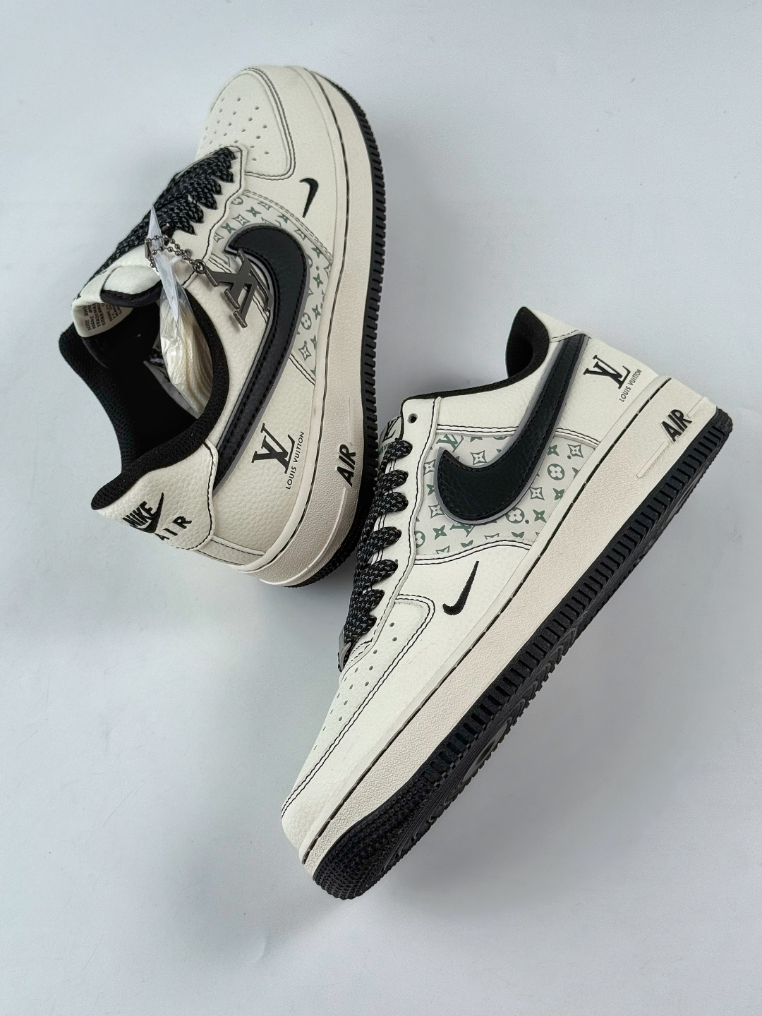 Nike Air Force 1 Low 07 x Louis Vuitton 白黑小勾满天星 HH7518-080
