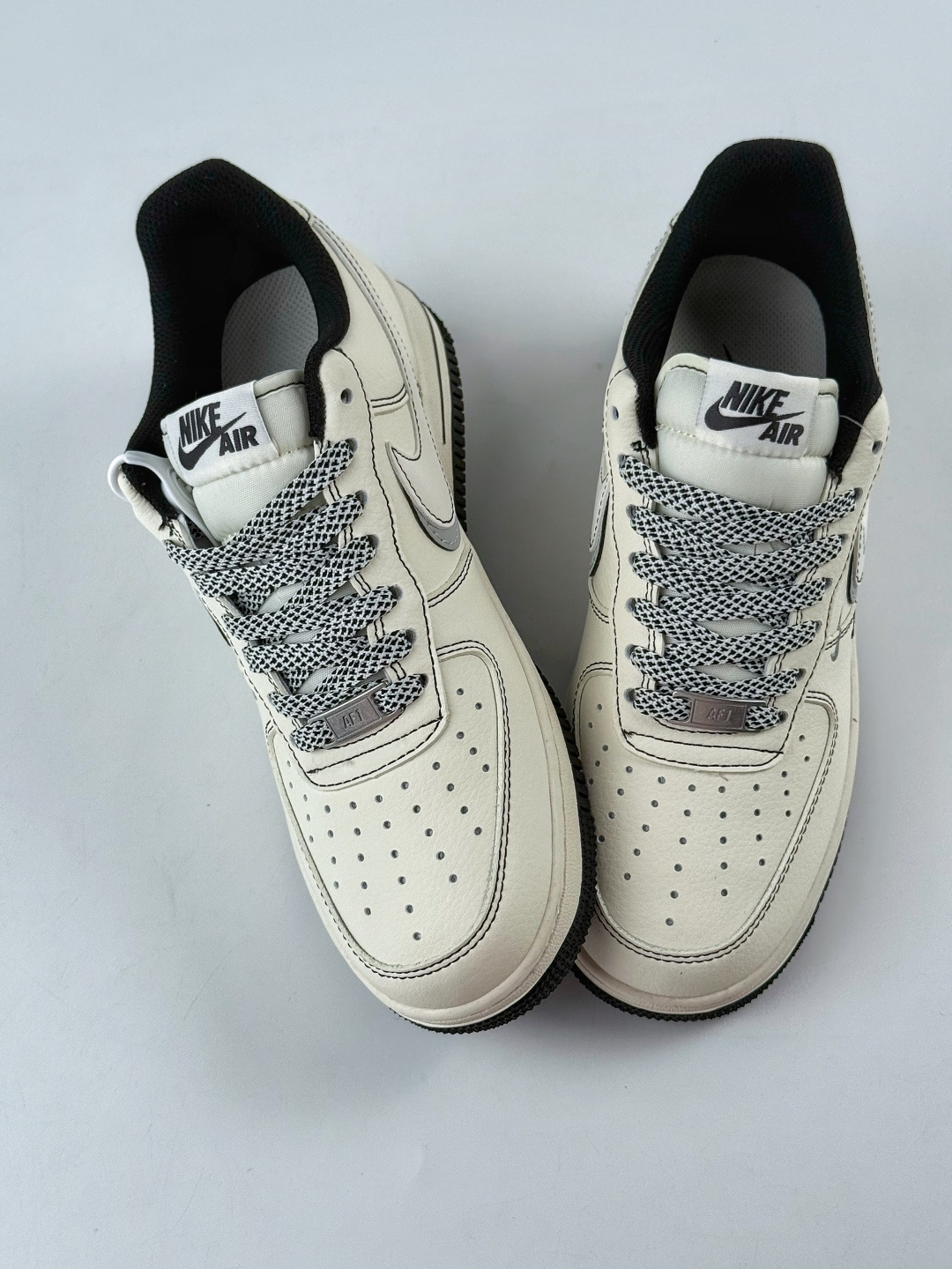 Nike Air Force 1 Low 07 x BURBERRY 白灰双小勾双勾满天星 JP8028-062