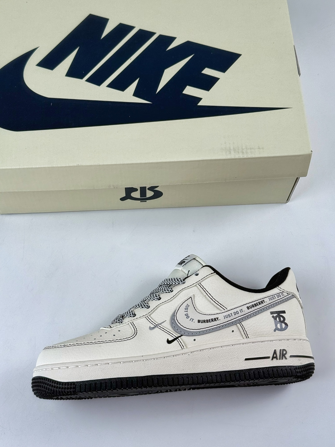 Nike Air Force 1 Low 07 x BURBERRY 白灰双小勾双勾满天星 JP8028-062
