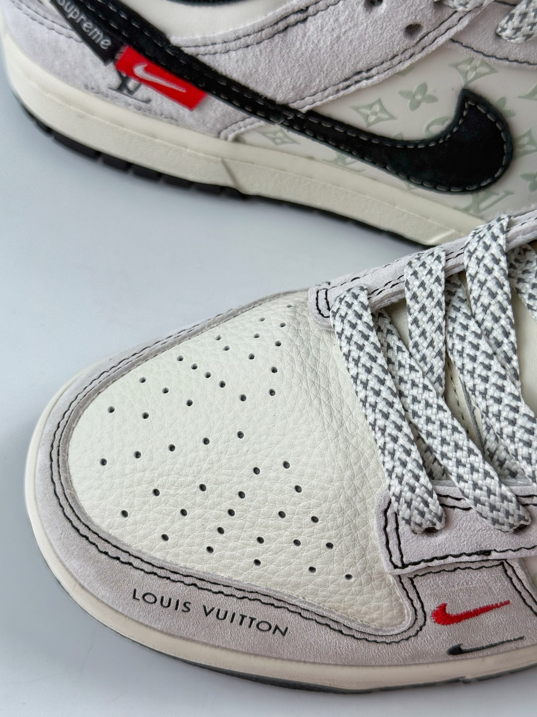 Nike SB Dunk Low x Louis Vuitton 灰白双小勾满天星 CX5050-Y11