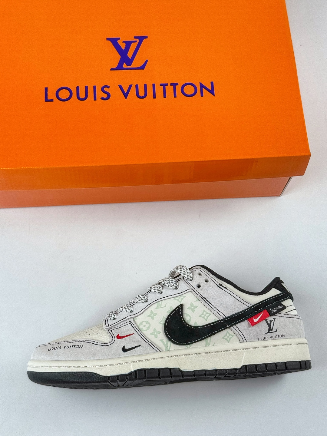 Nike SB Dunk Low x Louis Vuitton 灰白双小勾满天星 CX5050-Y11