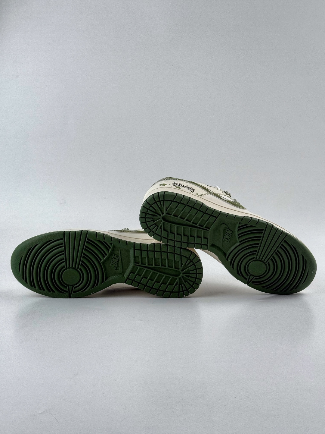 Nike SB Dunk Low x Stussy 白绿小勾满天星 XS6089-608