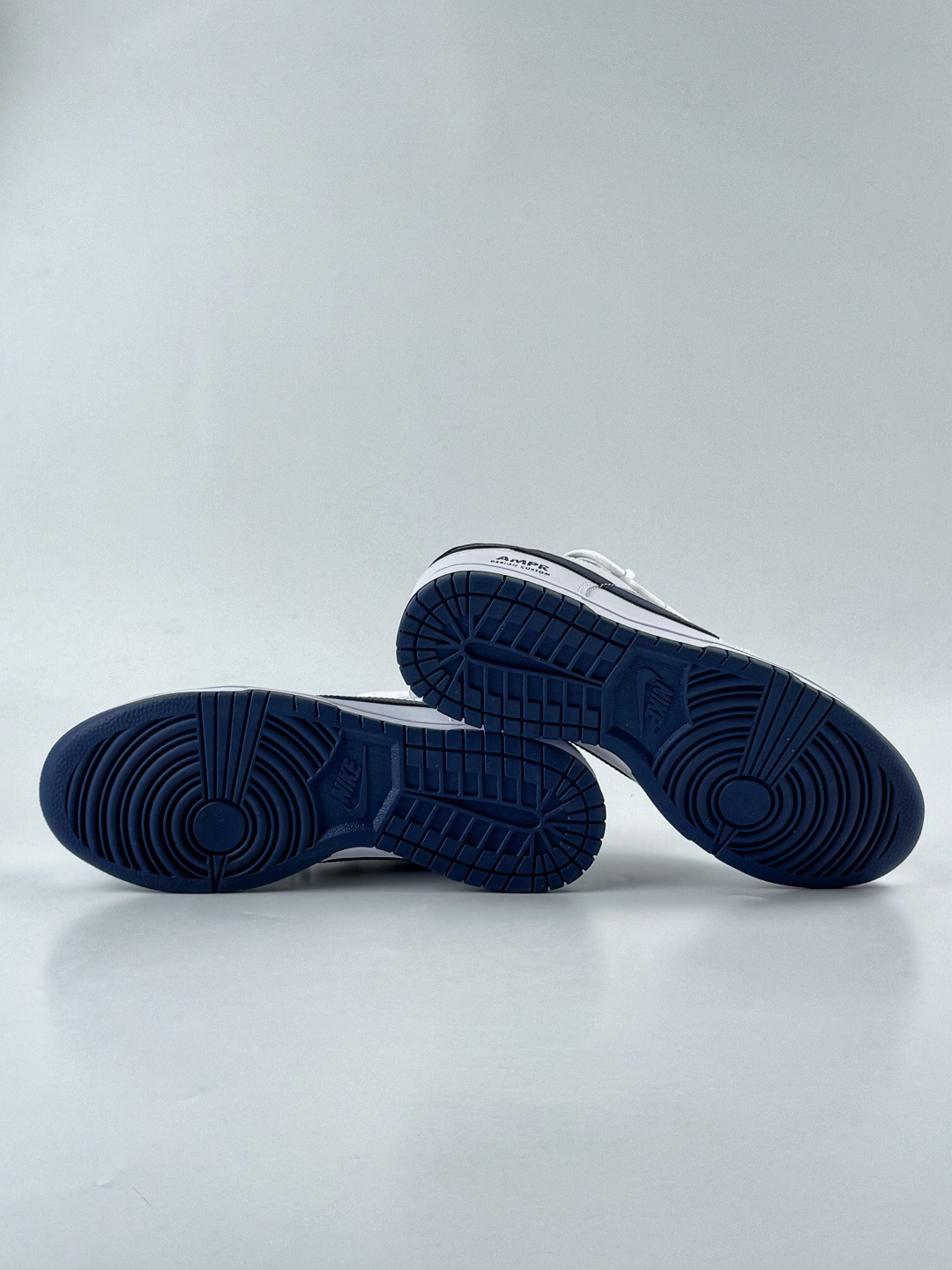 Nike SB Dunk Low 白蓝小勾绑带 WB0620-118