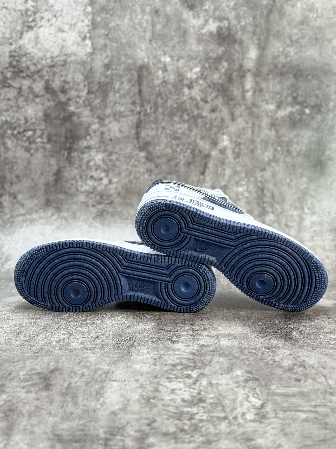 Nike Air Force 1 Low 07 x OFF-WHITE 白蓝小勾满天星 HV5999-002