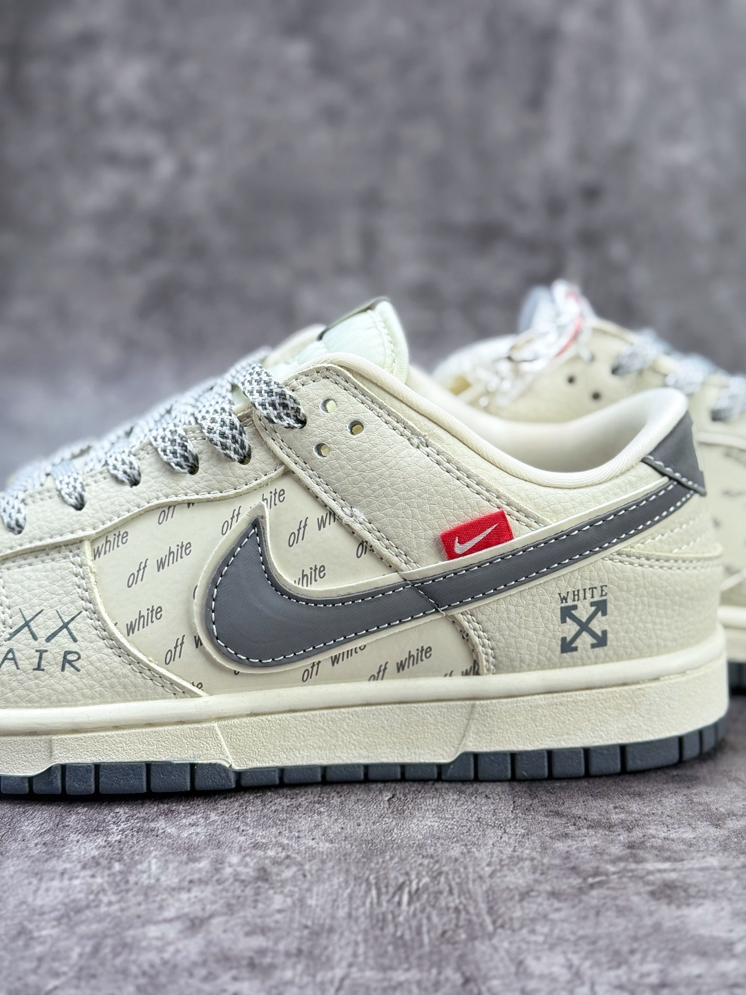Nike SB Dunk Low x OFF-WHITE 白灰满天星 SD8888-005