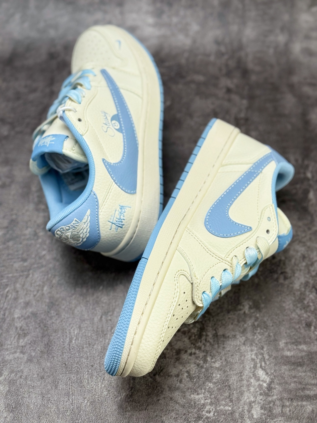 Travis Scott x Nike Air Jordan 1 Low x Stussy Air Jordan 1 Low 反转白蓝小勾倒钩 纯原版本 XS7089-602