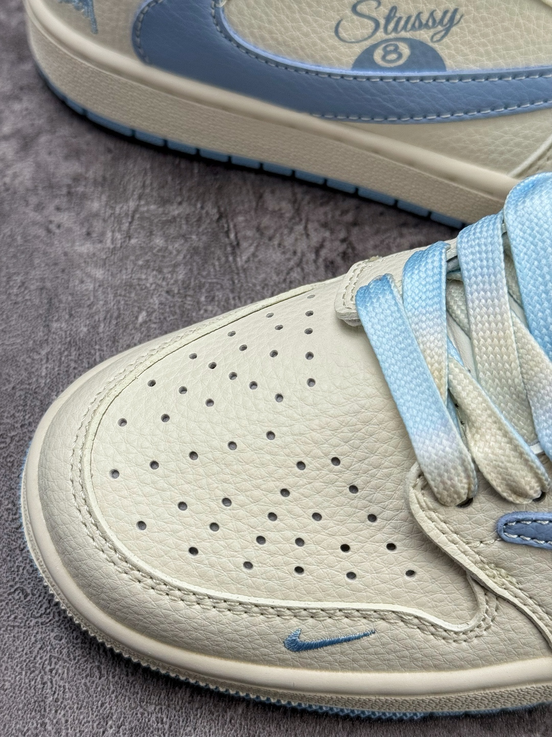 Travis Scott x Nike Air Jordan 1 Low x Stussy Air Jordan 1 Low 反转白蓝小勾倒钩 纯原版本 XS7089-602