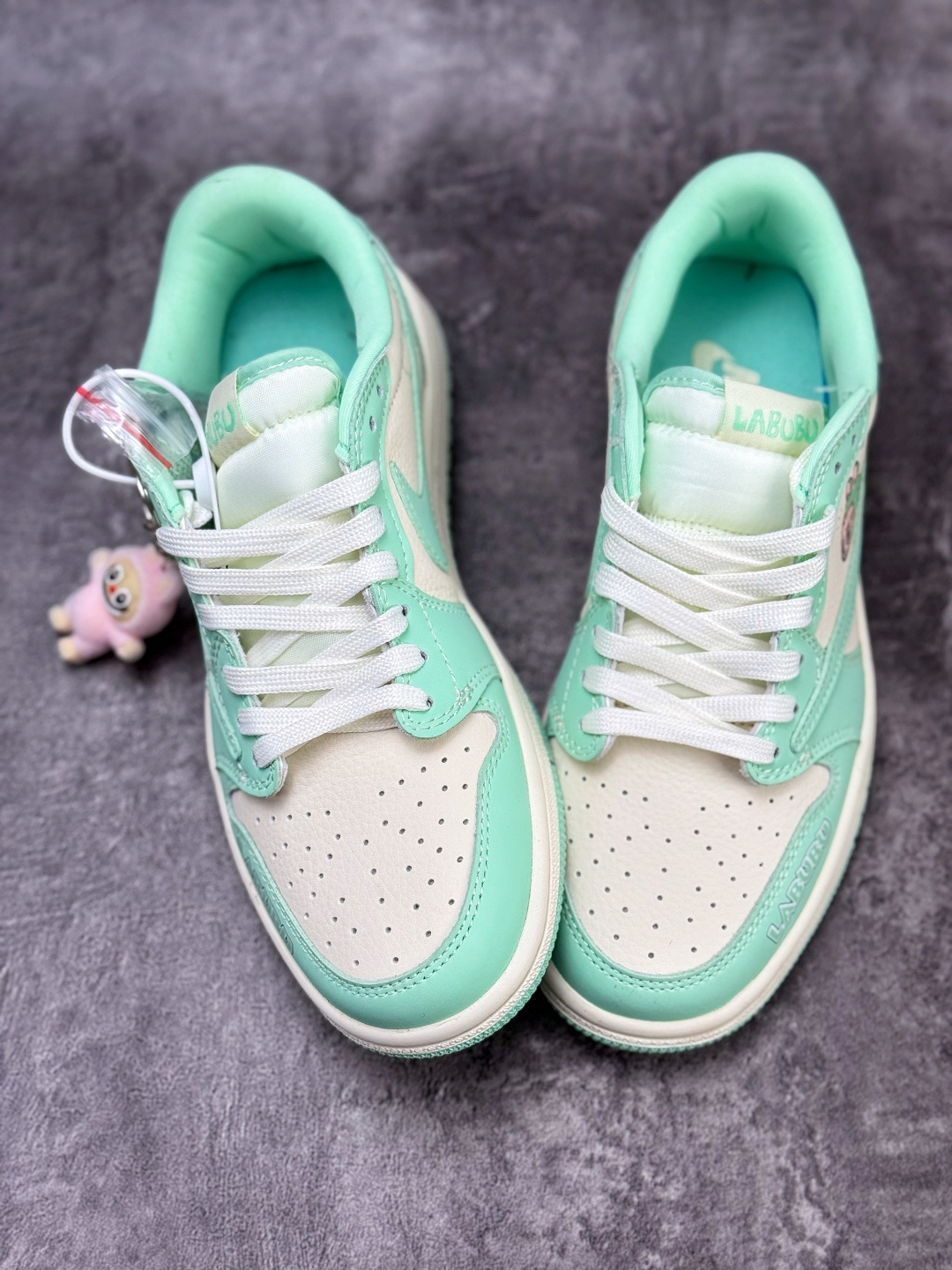 Travis Scott x Nike Air Jordan 1 Low x LABUBU Air Jordan 1 Low 反转绿白倒钩 纯原版本 DD7866-115