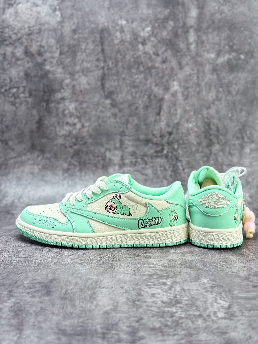 Travis Scott x Nike Air Jordan 1 Low x LABUBU Air Jordan 1 Low 反转绿白倒钩 纯原版本 DD7866-115