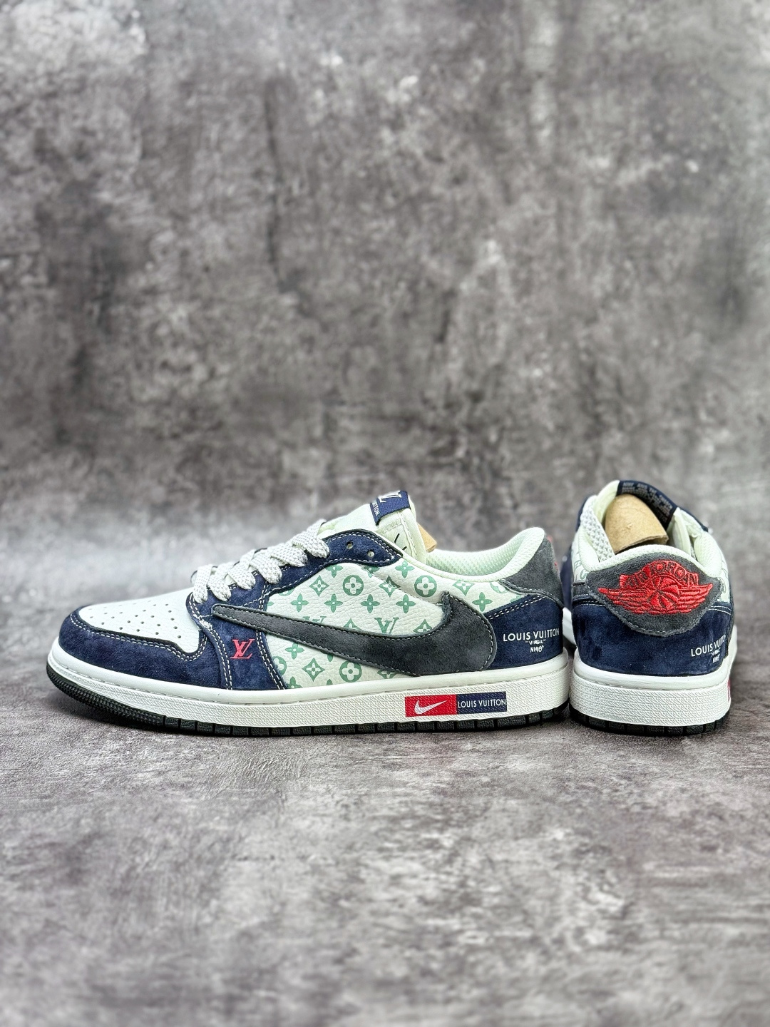 Travis Scott x Nike Air Jordan 1 Low x Louis Vuitton Air Jordan 1 Low 反转蓝白灰满天星倒钩 DZ5899-034