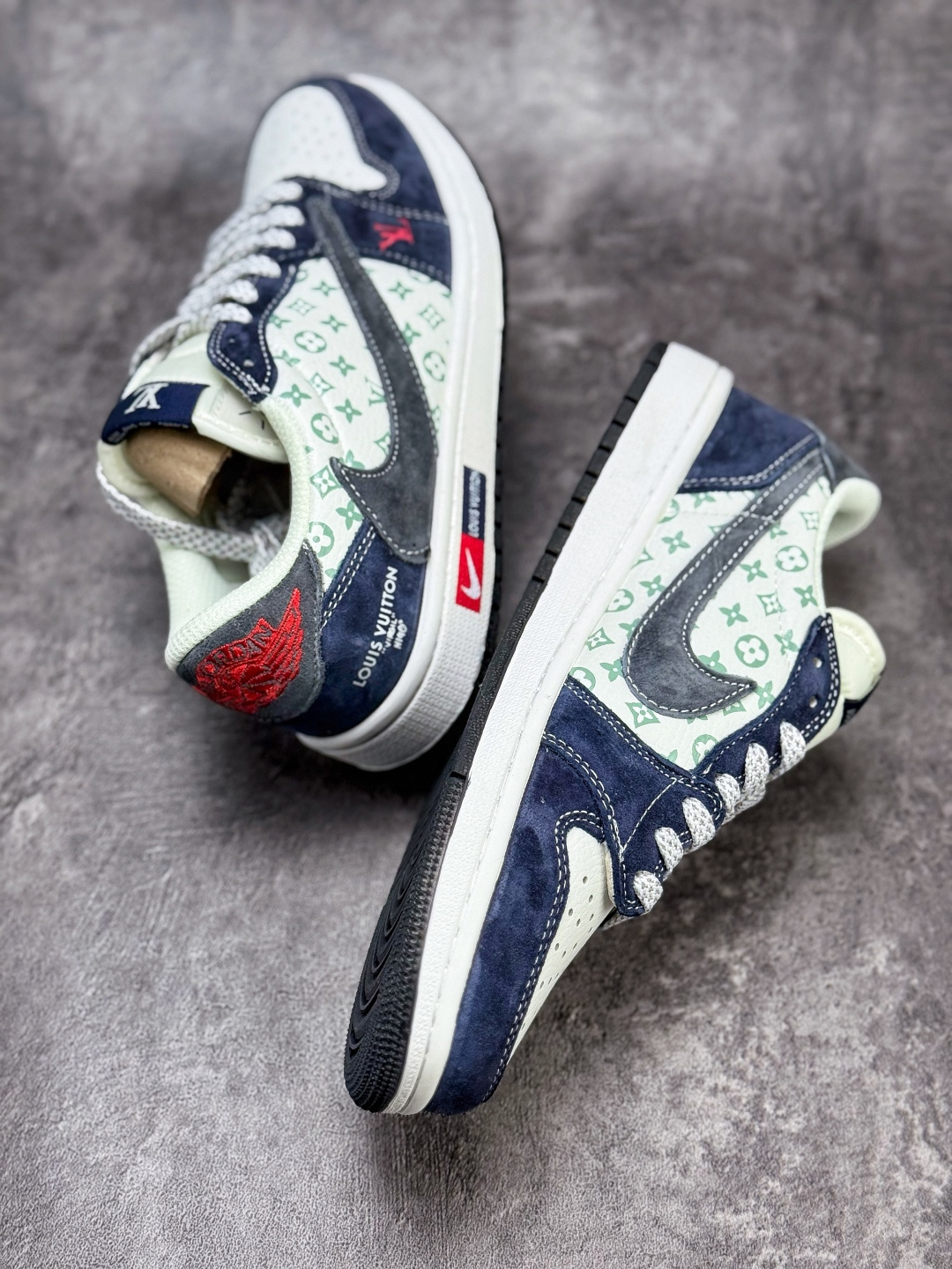 Travis Scott x Nike Air Jordan 1 Low x Louis Vuitton Air Jordan 1 Low 反转蓝白灰满天星倒钩 DZ5899-034