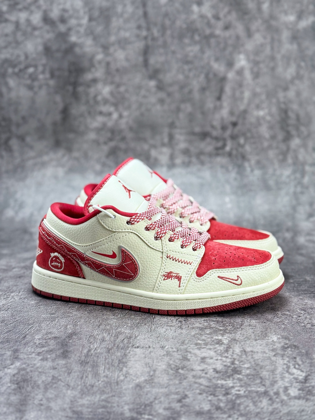 230 Nike Jordan Air Jordan 1 x Stussy 白红双小勾满天星 LR8888-016