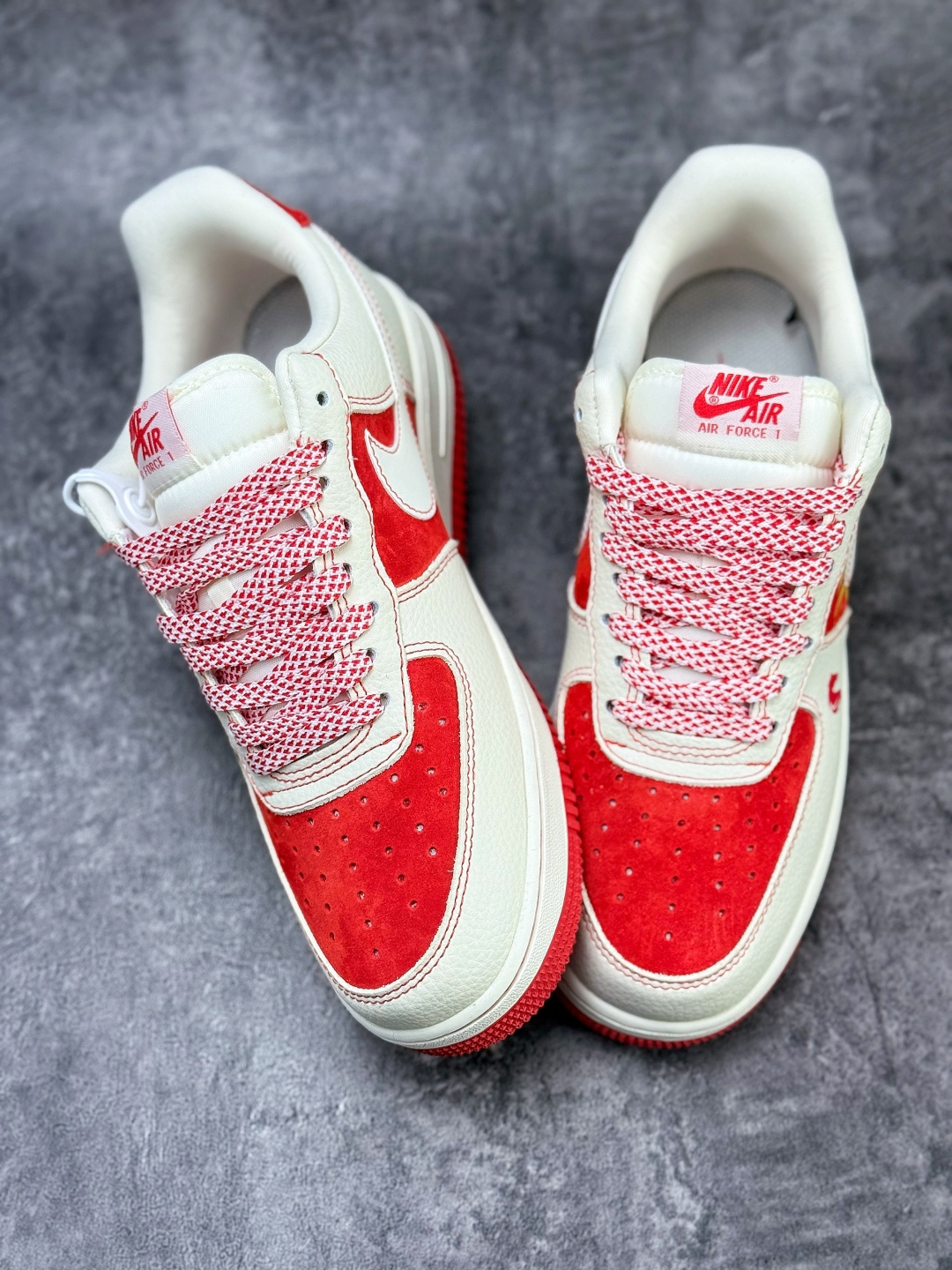 Nike Air Force 1 Low 07 x HORSE 白红满天星 XL1979-133-High Quatity Cheap Brand wholesale wholesaler seller Clothes Bags handbags Sneakers Top Fashion Clothing Shoes from China Factory Chinese suppliers best Quality Beautiful Price Nike Air Force 1 Low 07 x HORSE 白红满天星 XL1979-133
